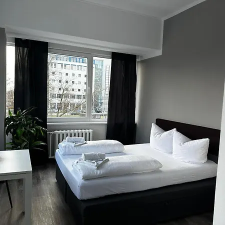 Ootel.com Hotel 3*