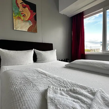 Ootel.com Hotel 3*