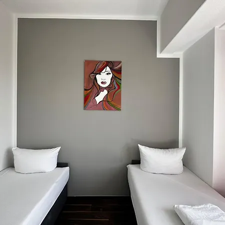 Ootel.com Hotel