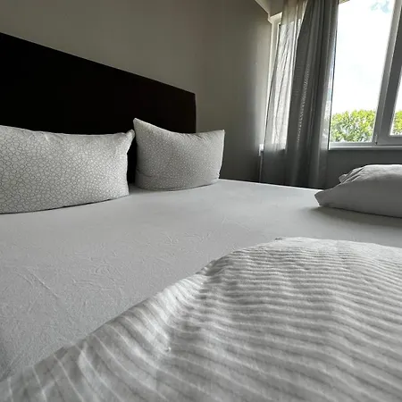 Ootel.com Hotel
