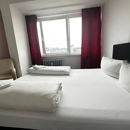 Ootel.com Hotel 3*